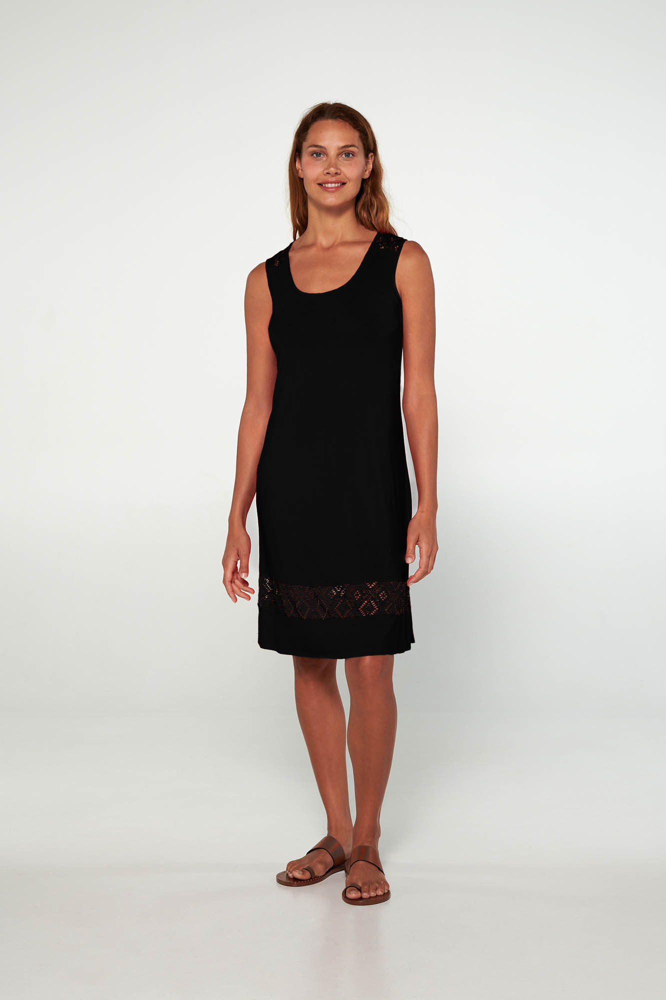 Jednoduché šaty bez rukávů 20515 - Vamp černá XL