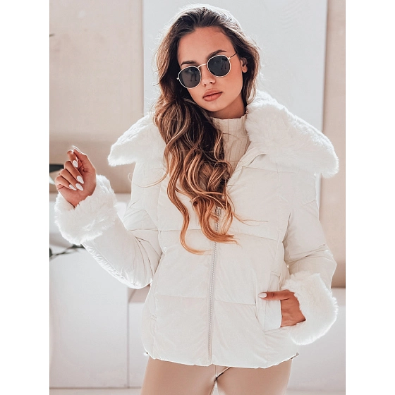 Dámská prošívaná krátká bunda s kožešinou TY5070 bílá - FashionStreet
