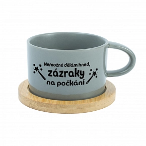NEMOŽNÉ DĚLÁM HNED, ZÁZRAKY NA POČKÁNÍ - šedý hrníček makronka 200 ml NEMOŽNÉ DĚLÁM HNED, ZÁZRAKY NA POČKÁNÍ - šedý hrníček makronka 200 ml