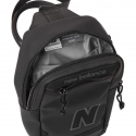 Uni taštička přes rameno Legacy Cross Body Sachet LAB23168BKK Černá - New Balance