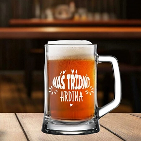 NÁŠ TŘÍDNÍ HRDINA - pivní sklenice 0,5l